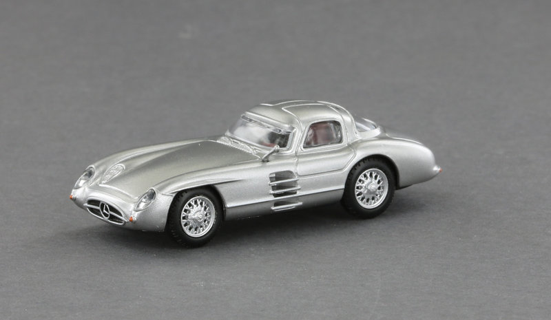 Mercedes Benz 300 SLR Uhlenhaut Coupe, silber, innen rot, Maßstab 1/87